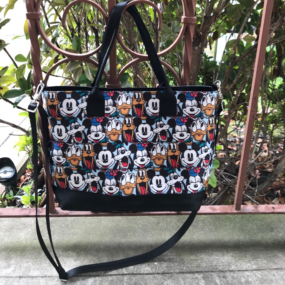 Harveys Disney BFFs Seatbelt Mini Streamline Tote